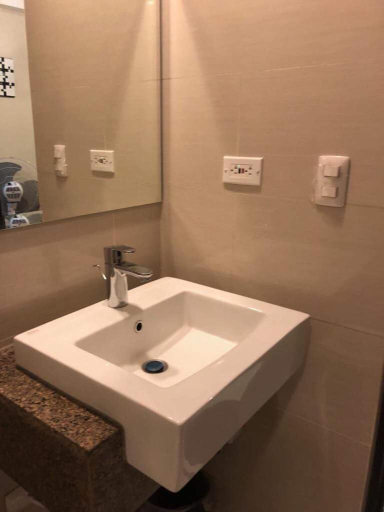 Others 4, 101 Newport Boulevard-Favila Condotel Unit near Airport, Pasay City