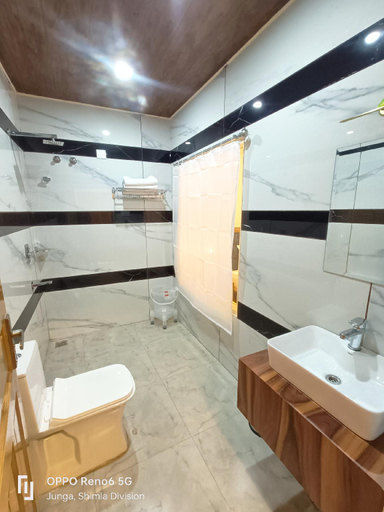 Bathroom 5, Auroville Homestay, Shimla