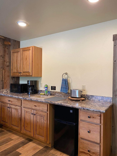 4, Rhodopa Lodge at Yellowstone, Park