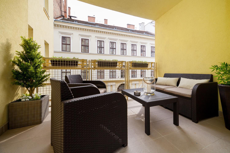 Others 2, GDE Hollo Apartments, Budapesti