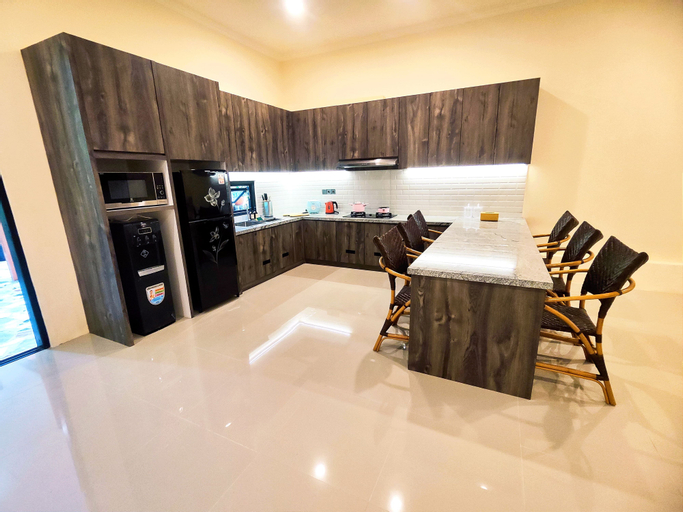 Dining Room 6