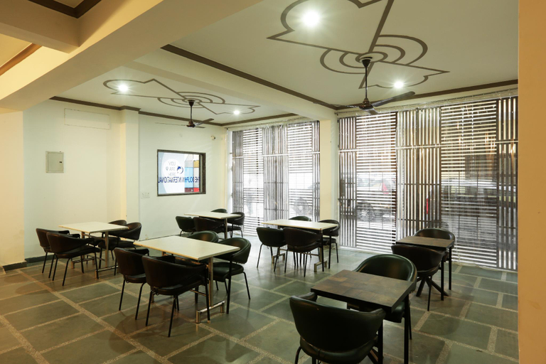 Food & Drinks 4, Hotel Radhe Grand at Delhi Airport, Delhi