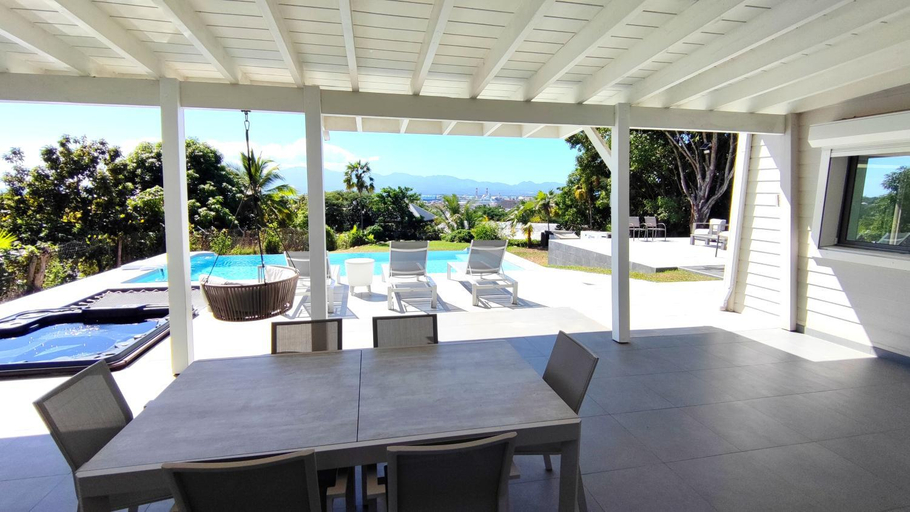 Others, VILLA ELA - Jolie villa avec piscine chauffee et jacuzzi, Les Abymes