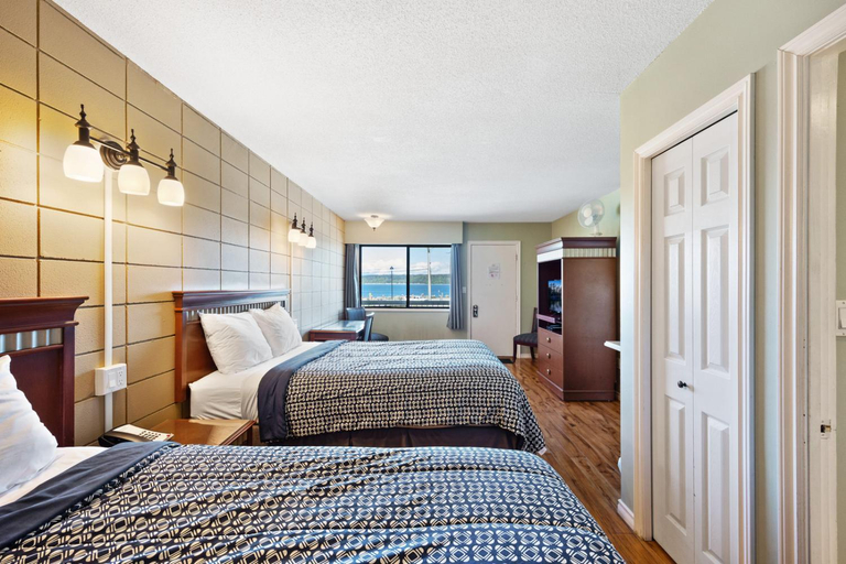 Bedroom, Big Rock Motel, Comox-Strathcona