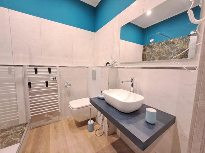 Others 2, Hotiday Relais di Gusto, La Spezia