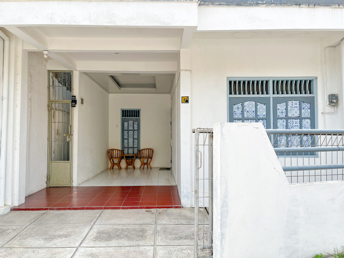 Exterior & Views 1, Casa de Bohemia - Beautiful 3BR House in Semarang, Semarang