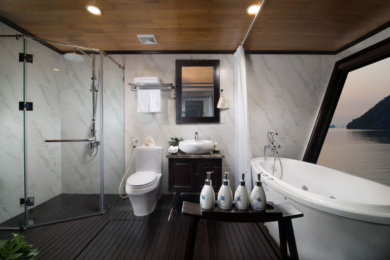 Bathroom 5, V'Spirit Cruises, Hạ Long