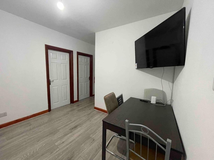 Shared lounge/TV area, Victoria Mews Hoxton Shoreditch, London