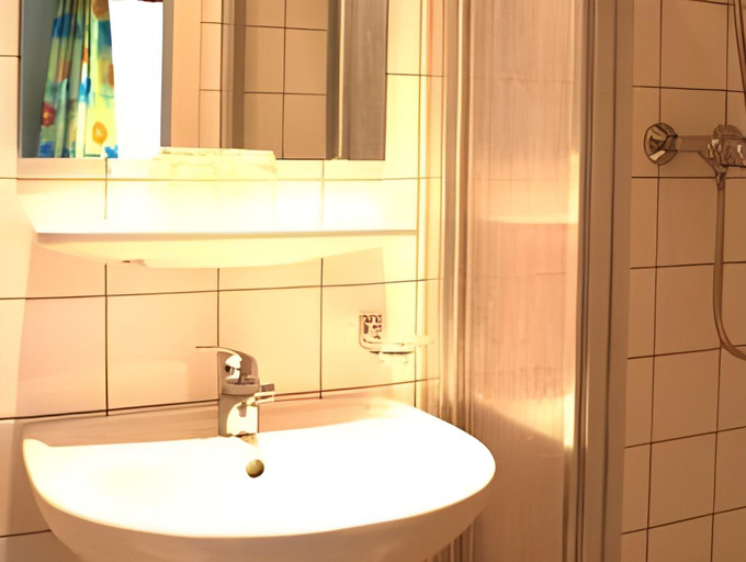 Bathroom 2, Gastehaus Golker, Sankt Johann im Pongau