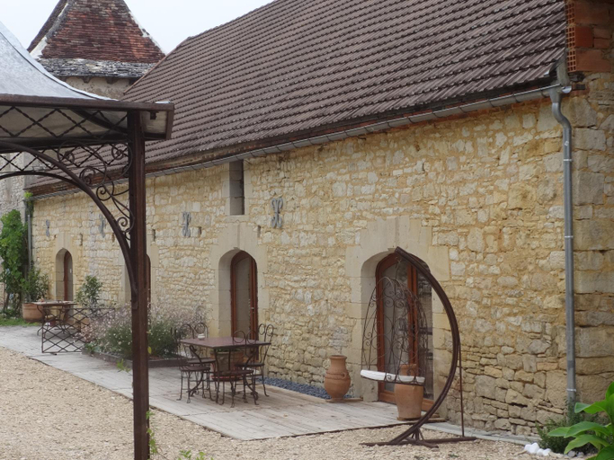 Others 4, Lacoste B&B, Lot
