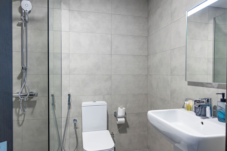 Bathroom, Bloomfields Cozy STU in Unistate Supreme, Dubai