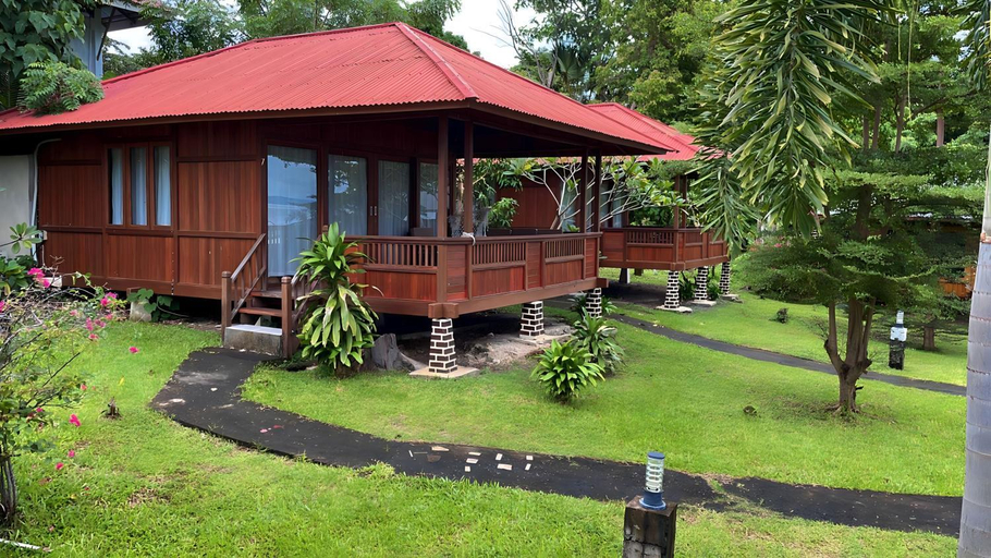 MosalCaroles Bunaken, Manado