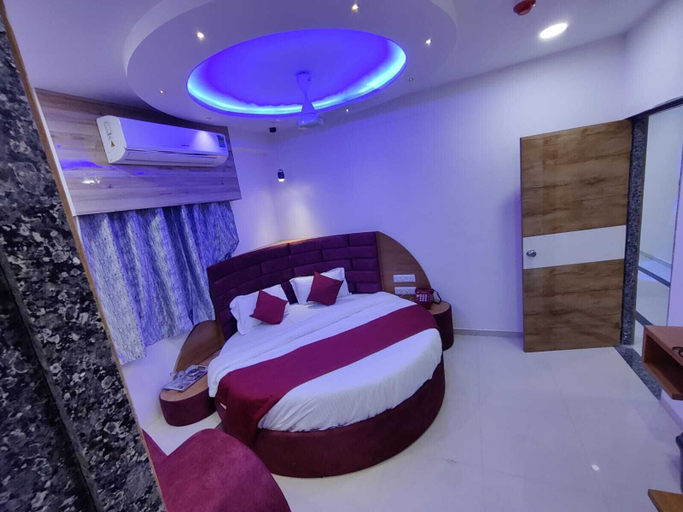 Bedroom 3, HOTEL SAVERA, Ahmadabad