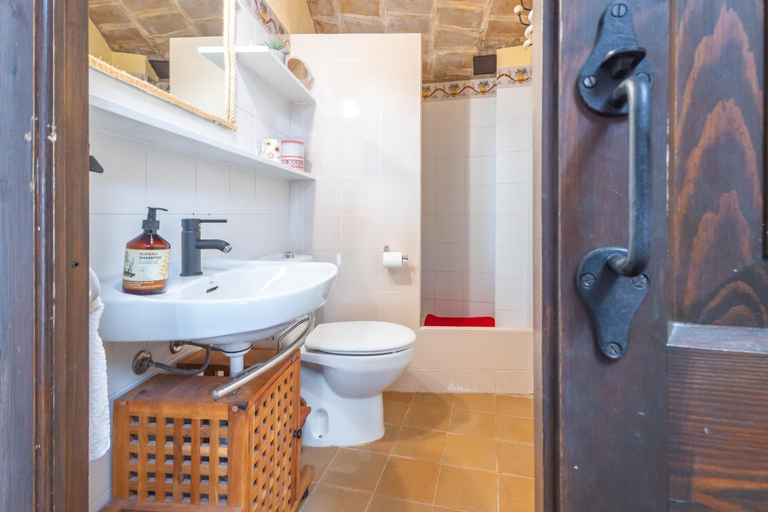 Bathroom 4, Can Tarana, Girona