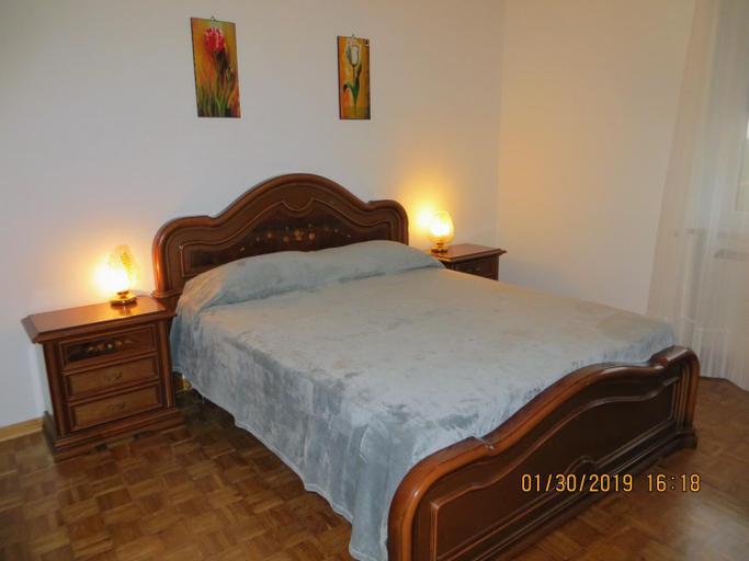 Others 3, 5 Palme, Udine