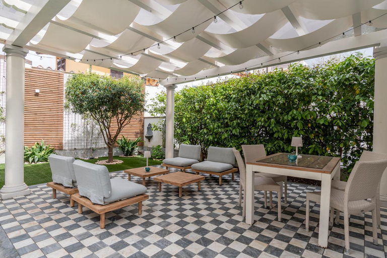Others 4, Residence Stella, Massa Carrara