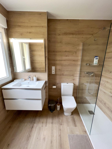 Bathroom 2, Apartamento Room Laredo, Cantabria