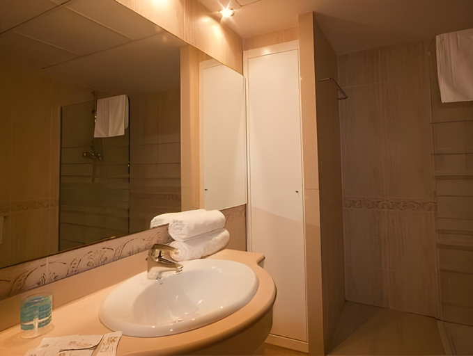 Bathroom 2, Patacona Resort Apartments, Valencia