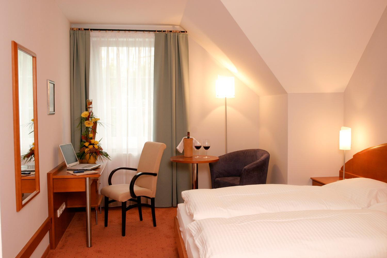 Others 4, Hotel Florianerhof, Linz Land