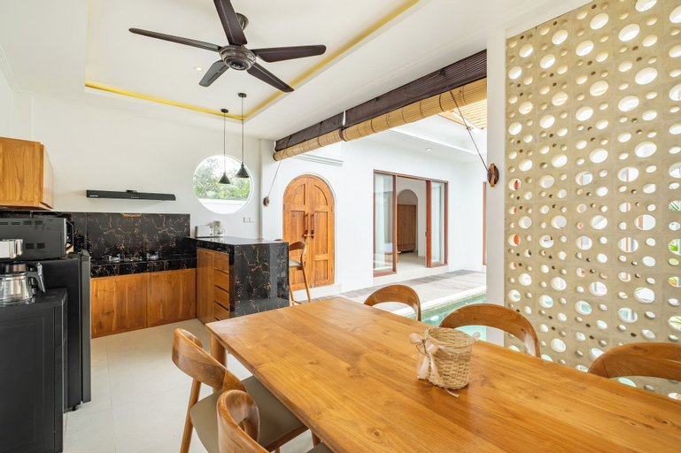 Dining Room 6
