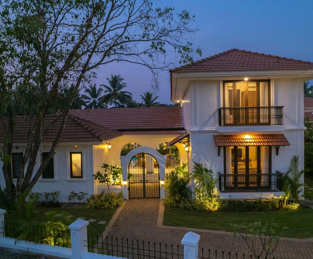 Exterior & Views