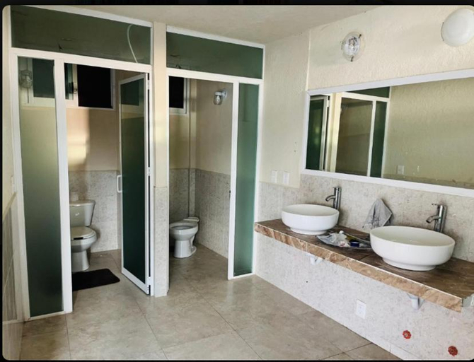 Bathroom, Casa con vista espectacular al mar con alberca, Acapulco de Juárez