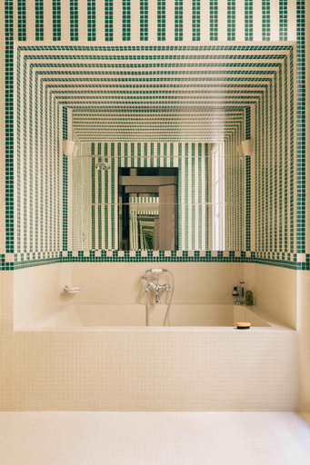 Bathroom 3, Les Suites Cinabre, Paris