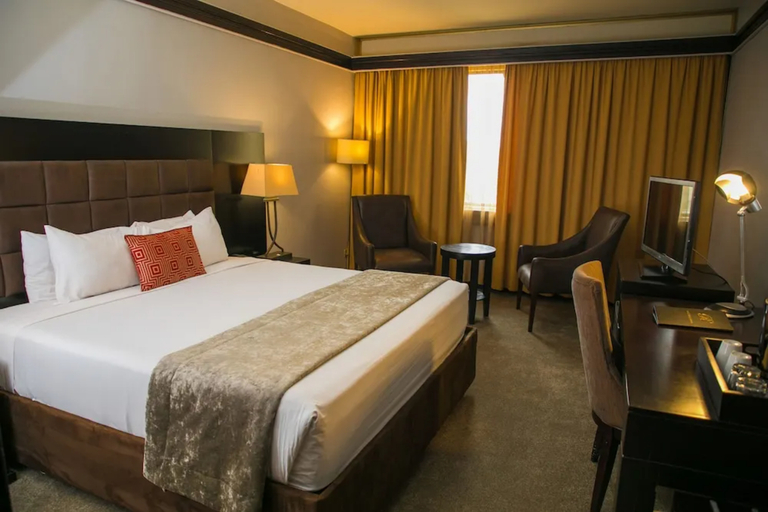 Bedroom 5, Rainbow Towers Hotel and Conference Center, Harare