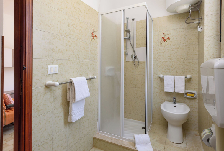 Bathroom 3, Casa Vacanza Azzurra 3, Trapani