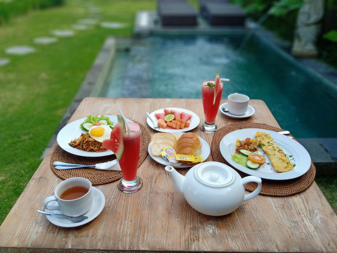 Food & Drinks