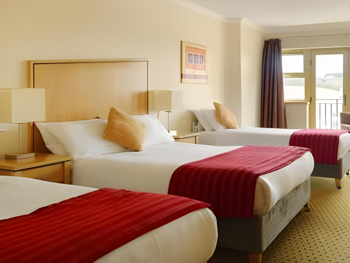 Bedroom 2, Newtown Park Hotel