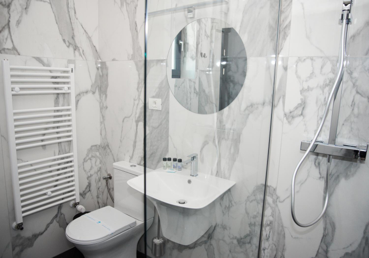 Bathroom 2, Astra Hotel, Calimanesti