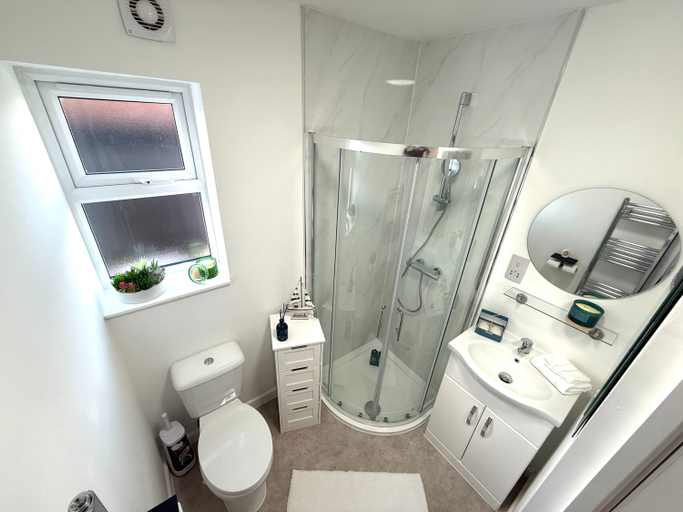 Bathroom, Elegant City Retreat, Hertfordshire