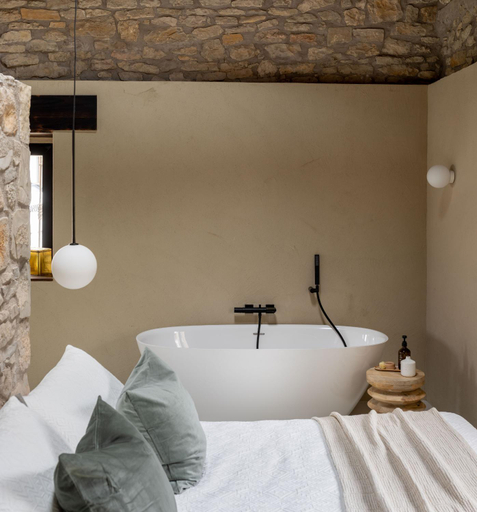 Bathroom 2, El Amparo de Narcisa, Burgos