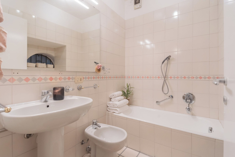 Bathroom 3, Linda Apartments by Rent all Como, Como