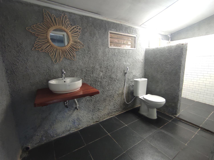 Bathroom, Hub Tata Guesthouse, Samosir