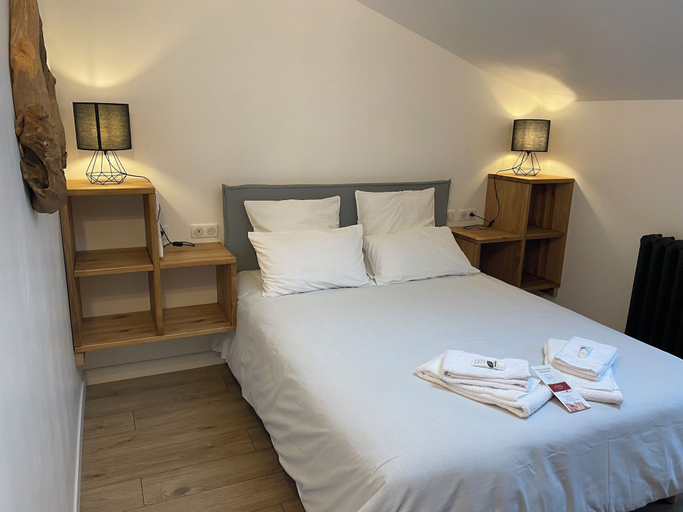 Bedroom 2, Maison d'hôtes La Bellours, Lot
