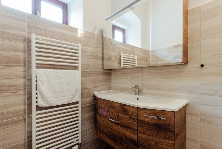 Bathroom 2, Botanicky dvor, Banská Štiavnica