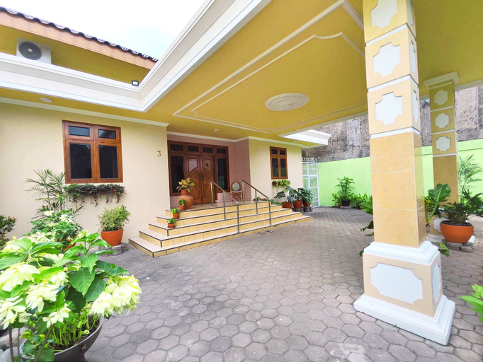 Exterior 19