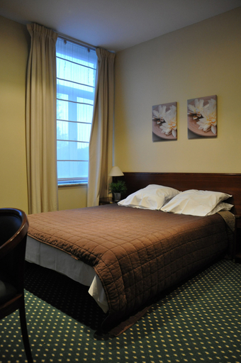 Bedroom 3, Le Monte Cristo, Hainaut