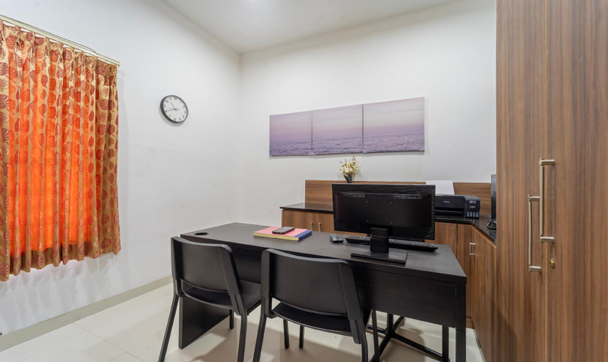 Public Area 2, Treebo The Regalia Rooms With Mountain View, Dindigul