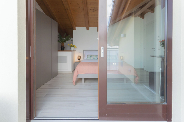 Bedroom 2, Dream Lake Apartments by Rent all Como, Como