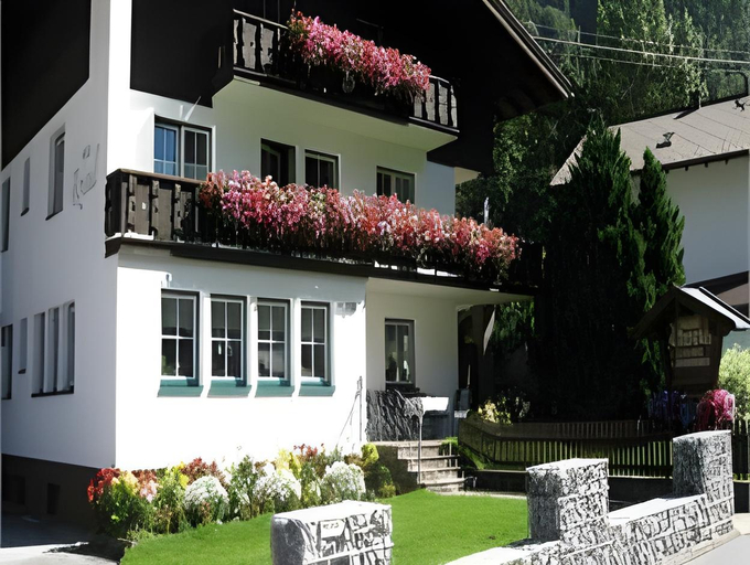 Others 5, Haus Kristall, Imst