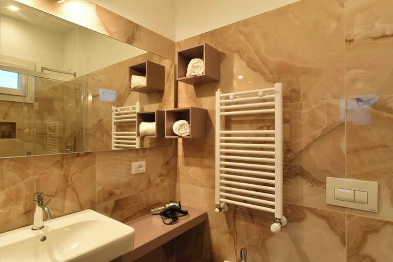 Bathroom 5, Casa Titti Polcenigo, Pordenone