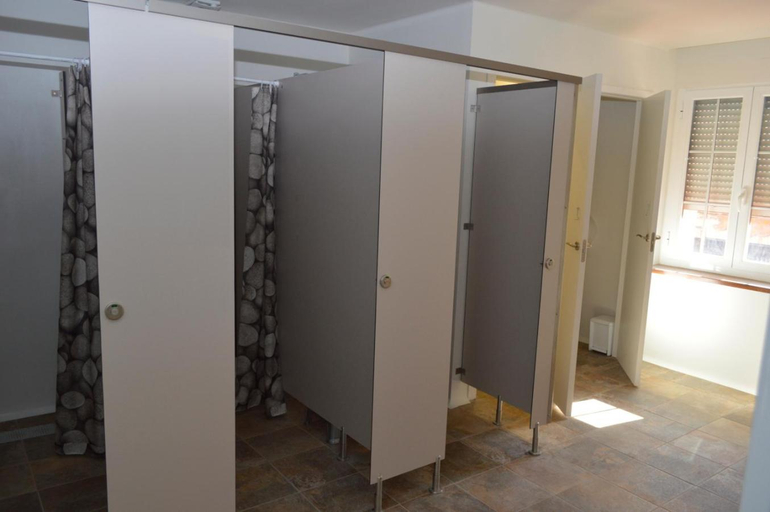 Others 2, Albergue Gares, Navarra