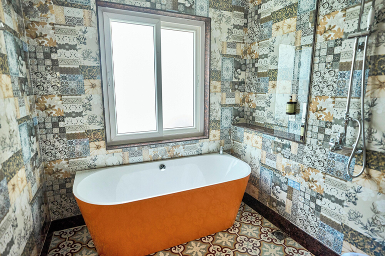 Bathroom, Mayfair Manor Alibag, Raigarh