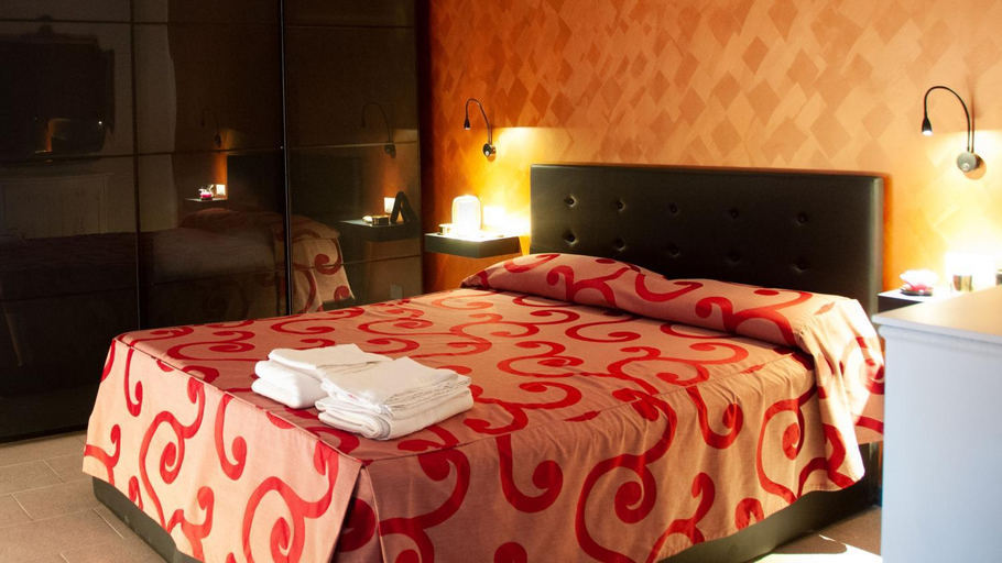 Others 3, Fly bed and breakfast, Teramo