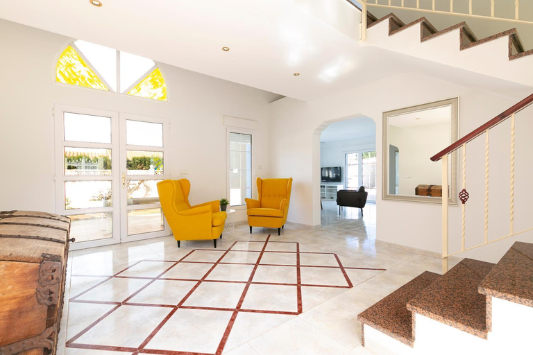 Public Area, Villa Coral, Alicante