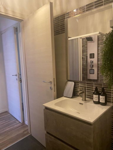 Bathroom 2, MAISON REBECCA, Modena