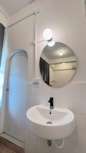 Bathroom 10